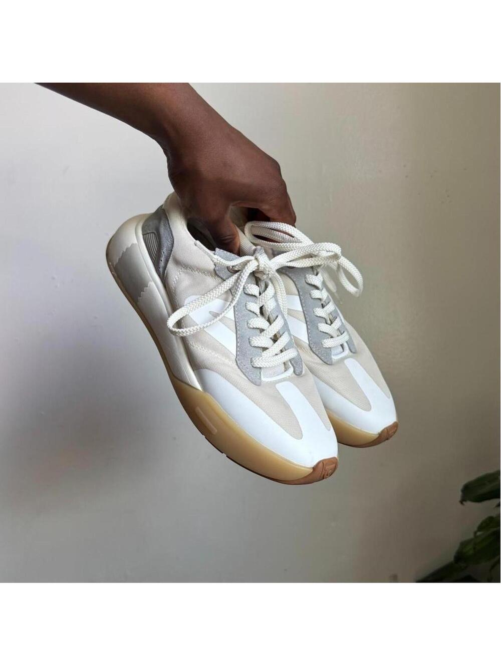 Tretorn Volley Casual Sneakers Off-White Taupe‎ Gum Sole women’s Size US 7